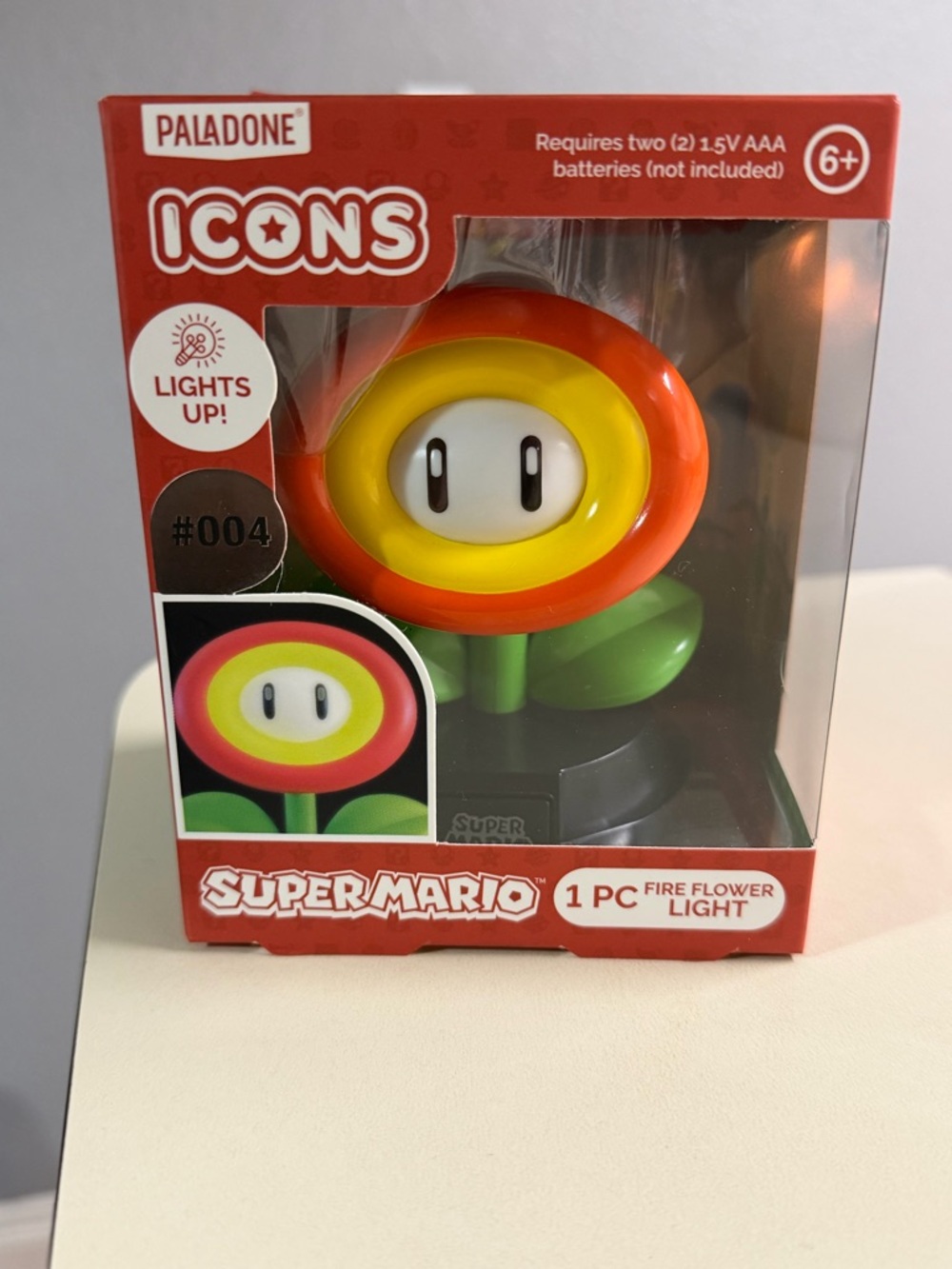 Paladone Super Mario Fire Flower Light - Orange & Yellow